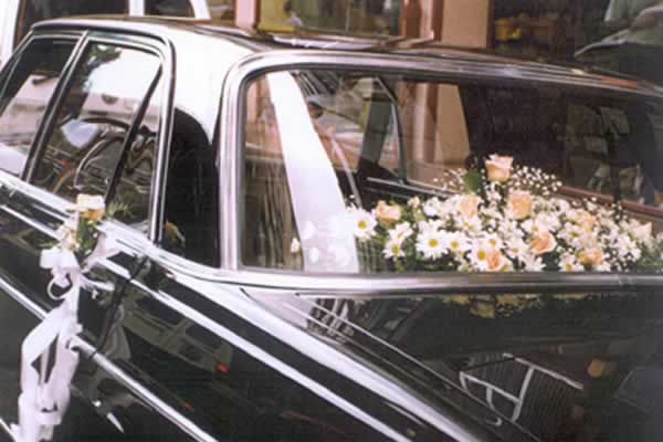 Adorno Floral Coche de Novios