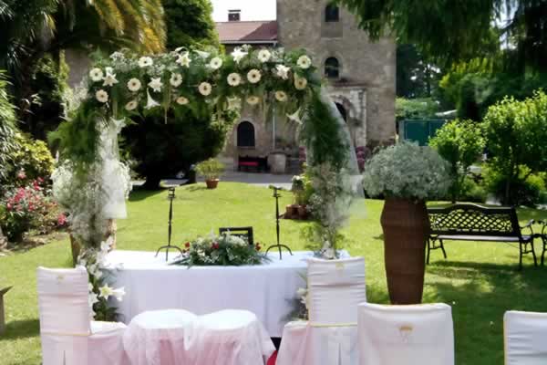 Arco de flores para ceremonia